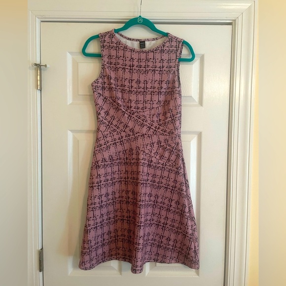 SHEIN Dresses & Skirts - SHEIN Sleeveless Dress Size Medium
